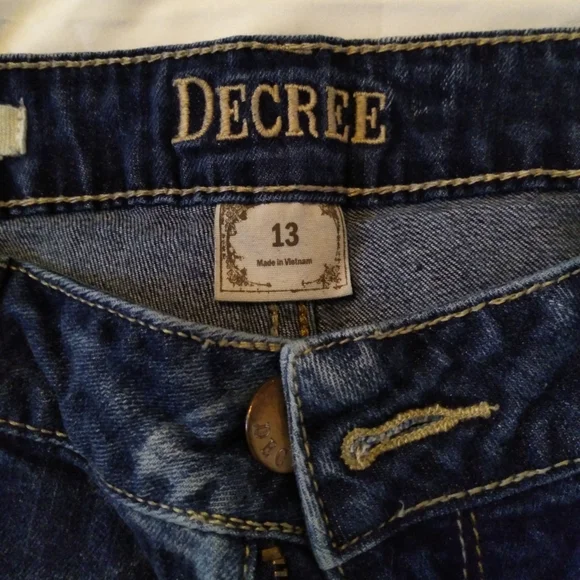 Decree - Picture 2 of 3